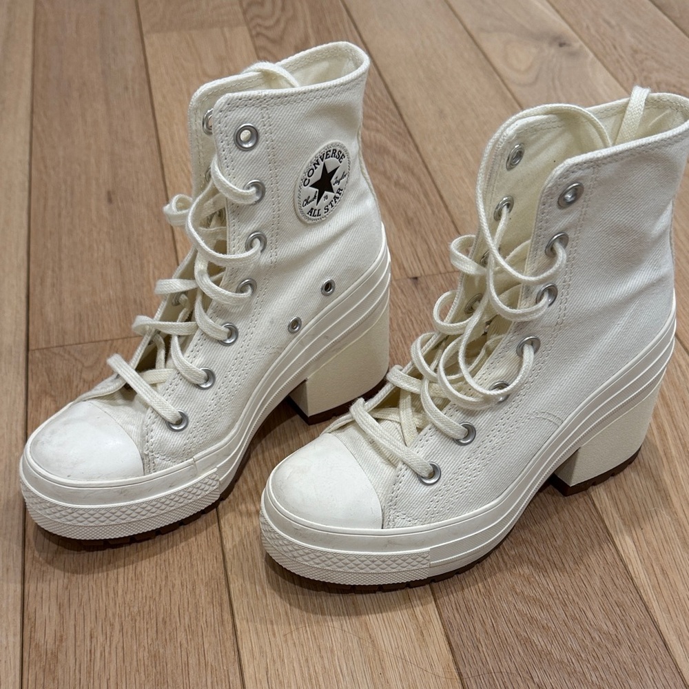 Converse Women's Cream Lace-Up Platform Boots